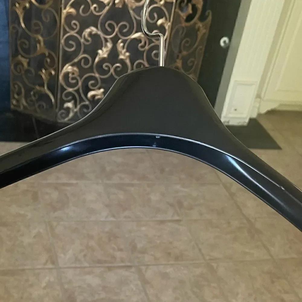 Bb1 Plastic Concave Store Display Outfit Hangars!